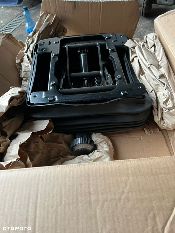 NOWA PODSTAWA FOTELA PNEUMATYCZNEGO IVECO DAILLY - 2