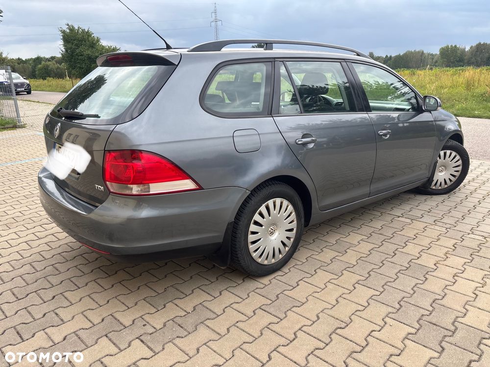Volkswagen Golf - 8