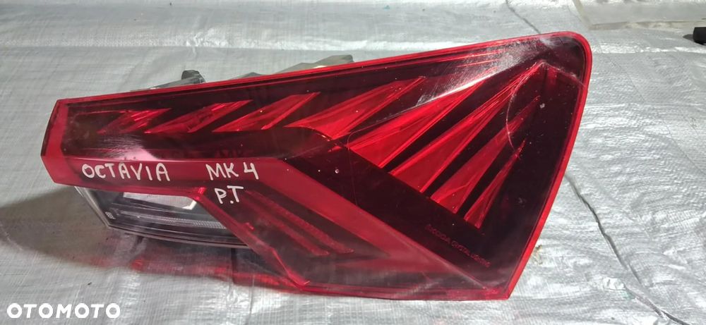 LAMPA SKODA OCTAWIA MK4 PRAWY TYŁ