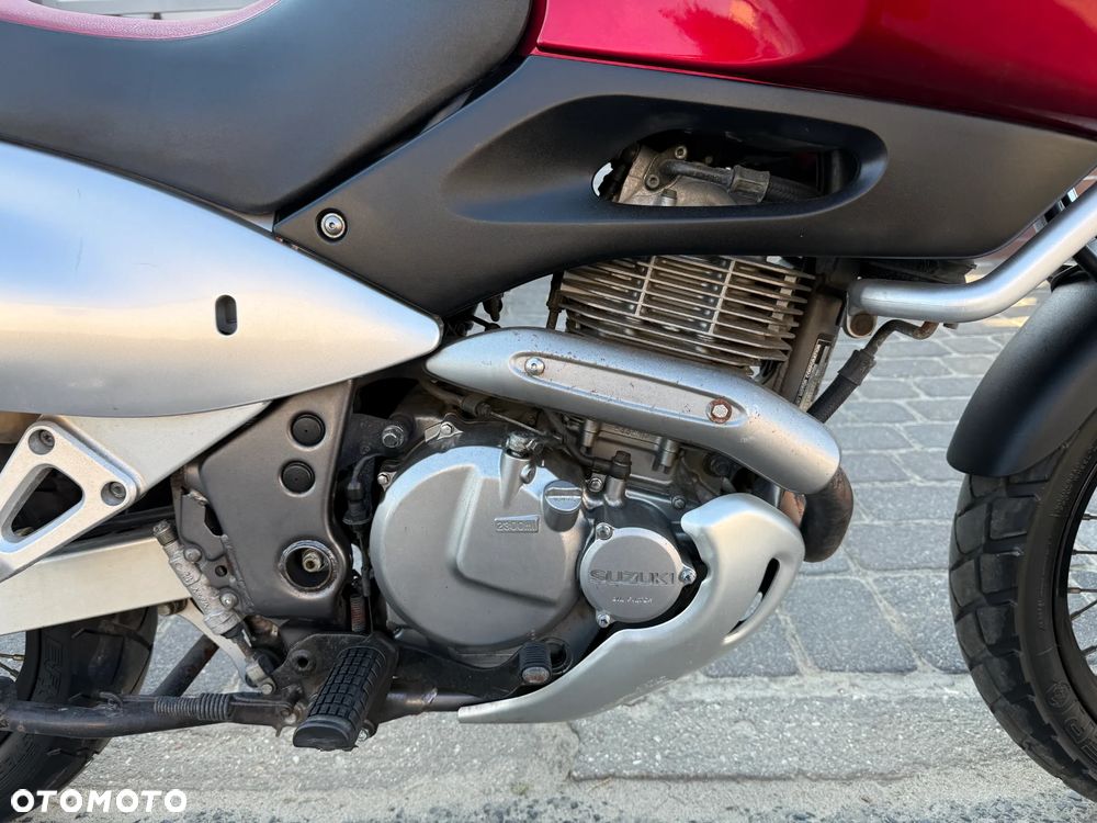 Suzuki XF - 19