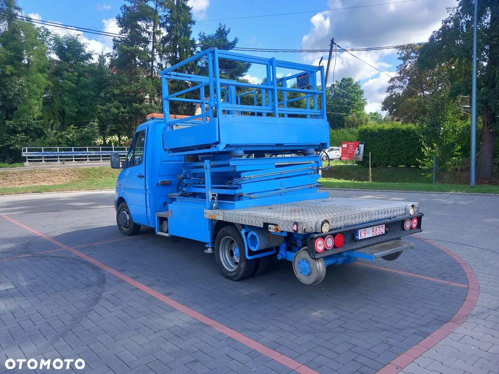 Mercedes-Benz 410D - 4