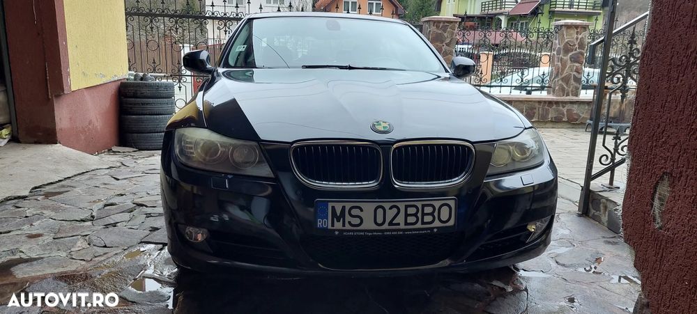 BMW Seria 3 320i - 4