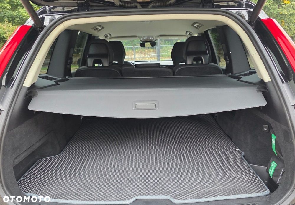 Volvo XC 90 - 32