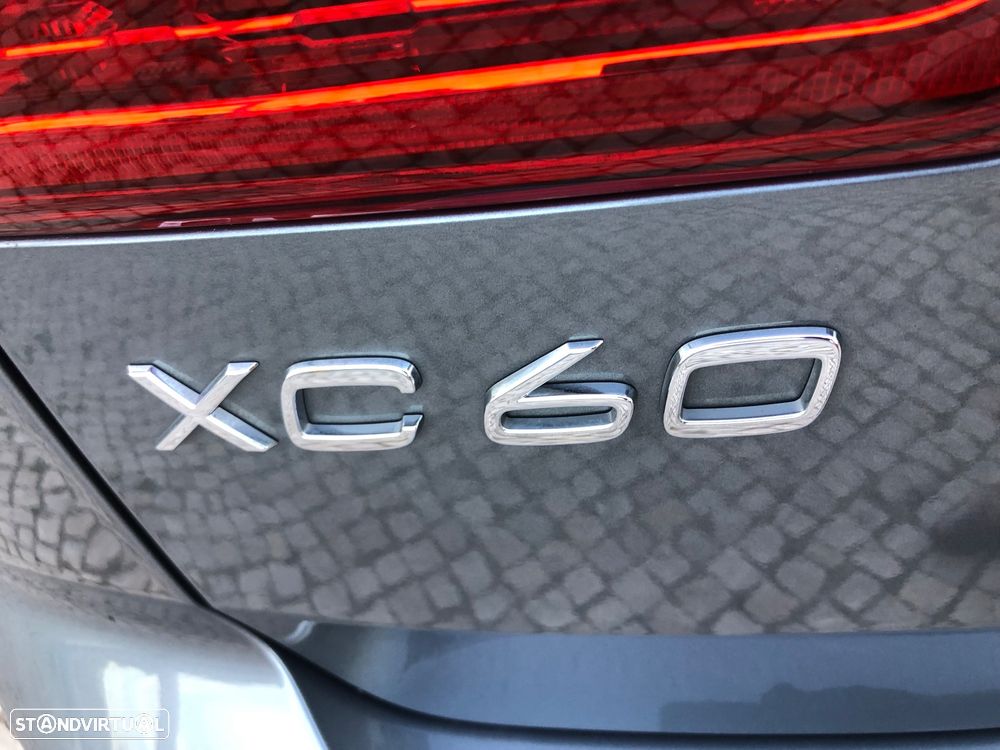 Volvo XC 60 2.0 T8 PHEV Momentum Plus AWD - 15