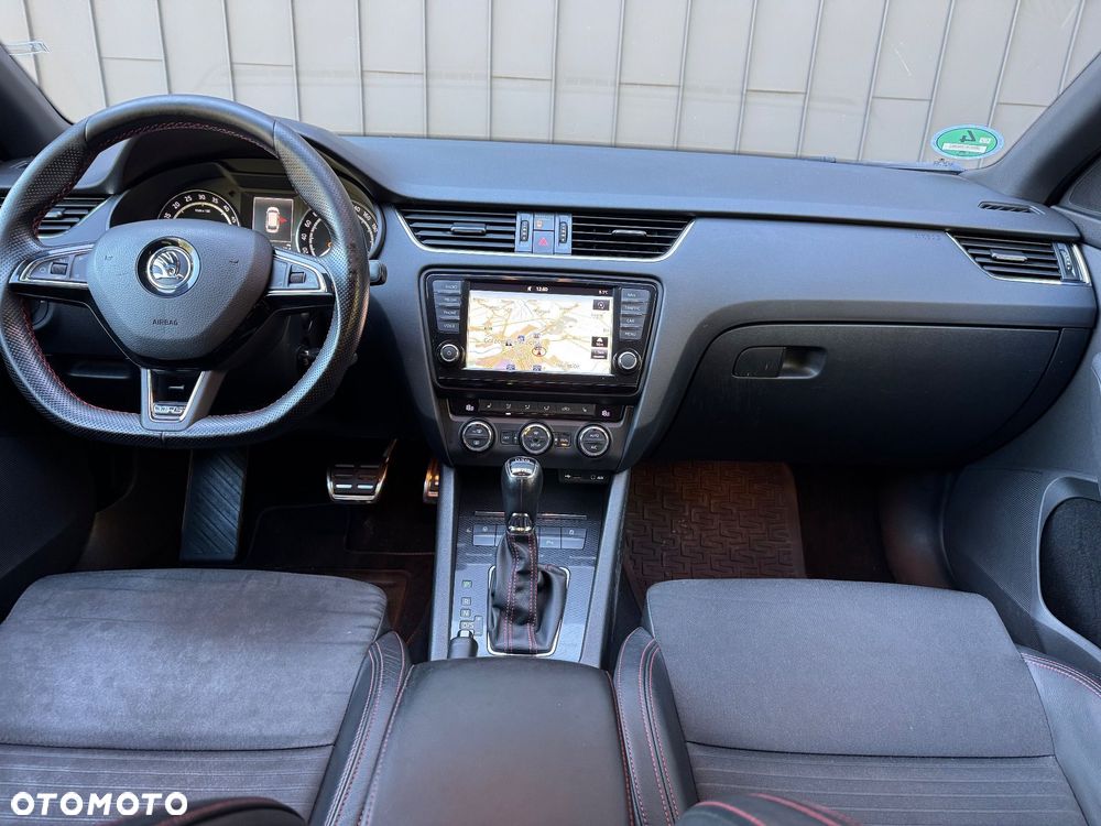 Skoda Octavia 2.0 TDI DSG RS - 20