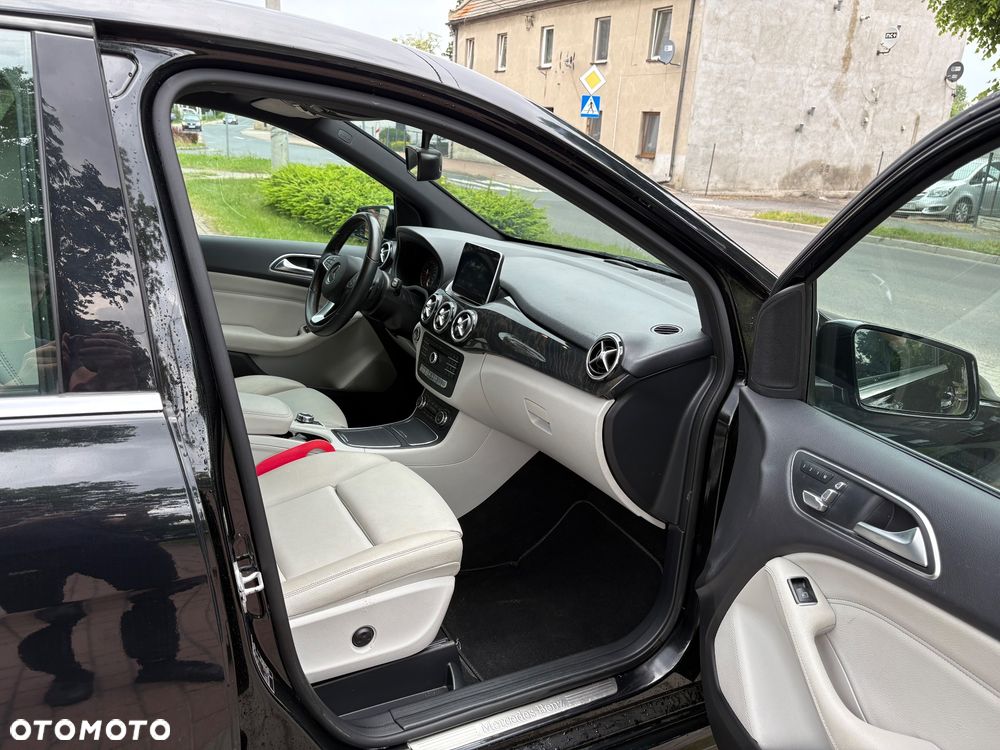 Mercedes-Benz Klasa B (Electric Drive) 250 e - 13