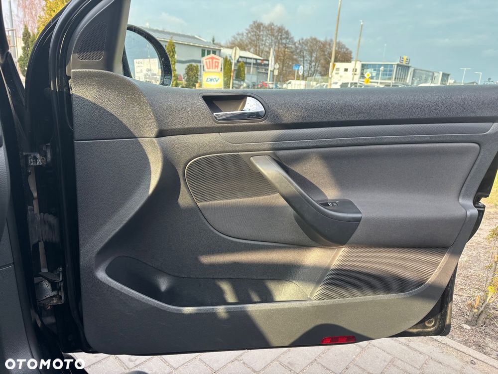 Volkswagen Golf - 29