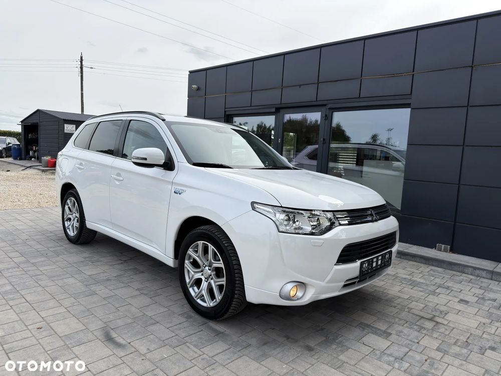 Mitsubishi Outlander Instyle NAVI + - 10