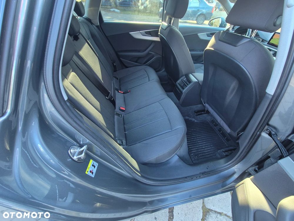Audi A4 Avant 2.0 TDI design - 19