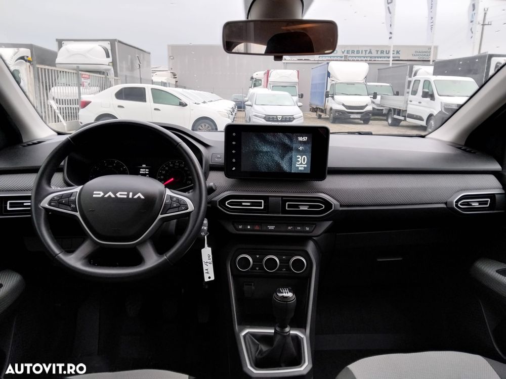 Dacia Logan TCe 90 MT6 Journey - 6