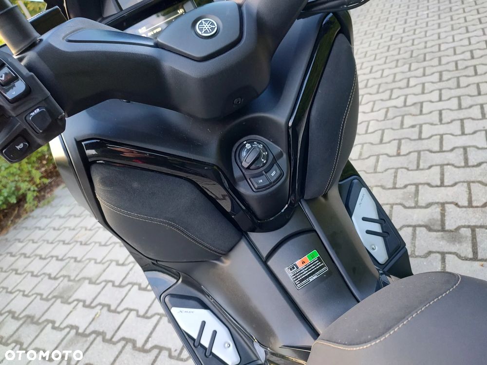 Yamaha X-max - 16