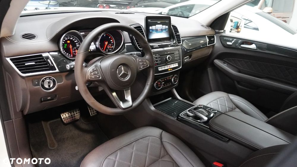 Mercedes-Benz GLS 350 d 4Matic 9G-TRONIC Exclusive - 6