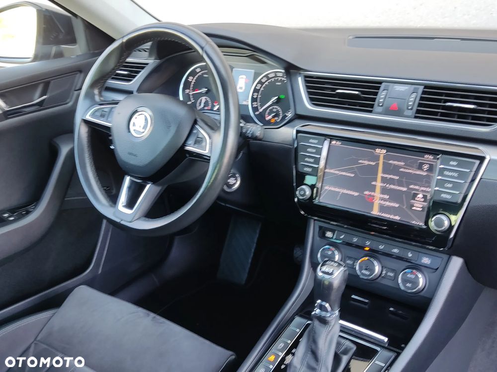 Skoda Superb 2.0 TSI 4x4 DSG Sportline - 25