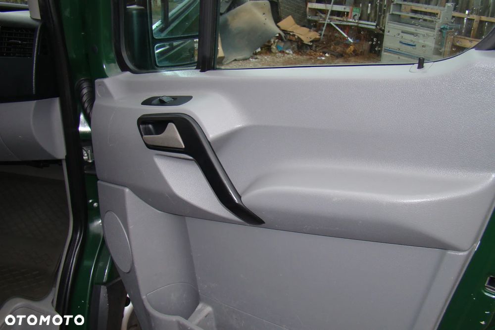 Mercedes-Benz Sprinter - 10