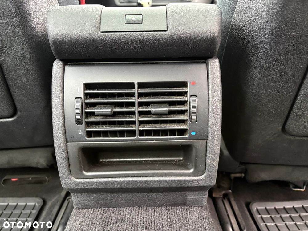 BMW Seria 5 520i - 23