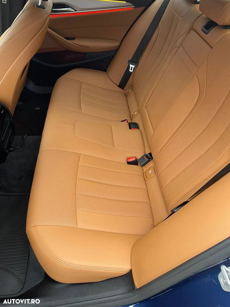 BMW Seria 5 530e Aut. - 12