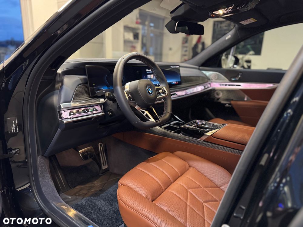 BMW i7 - 14