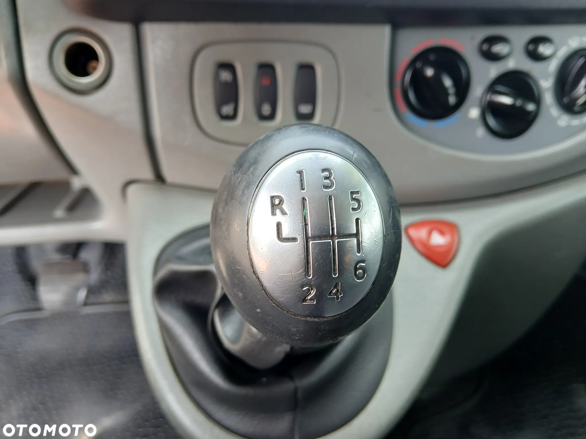 Opel VIVARO - 13