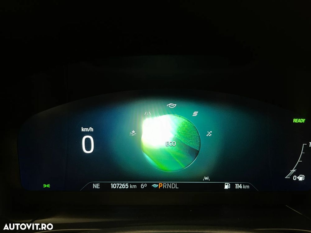 Ford Kuga 2.5 Duratec FHEV 4x4 ST-LINE X - 29