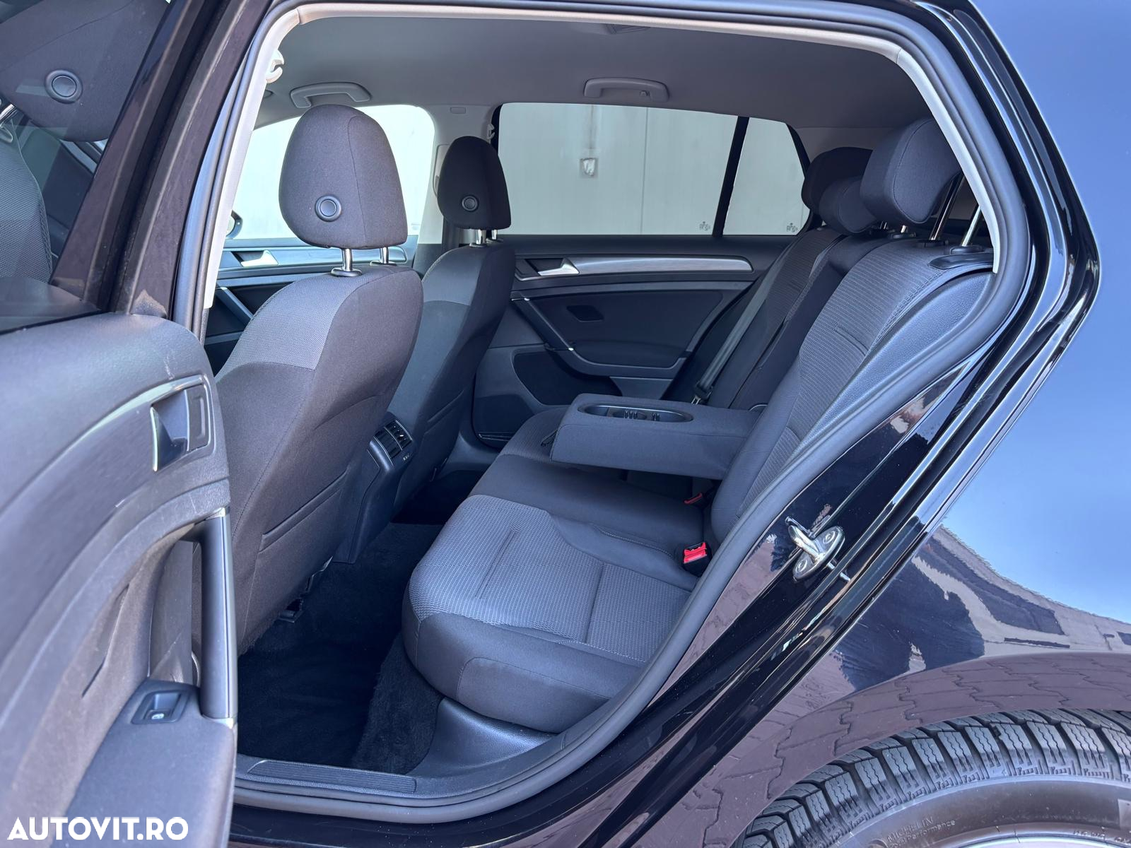 Volkswagen Golf 1.0 TSI BlueMotion DSG Comfortline - 11