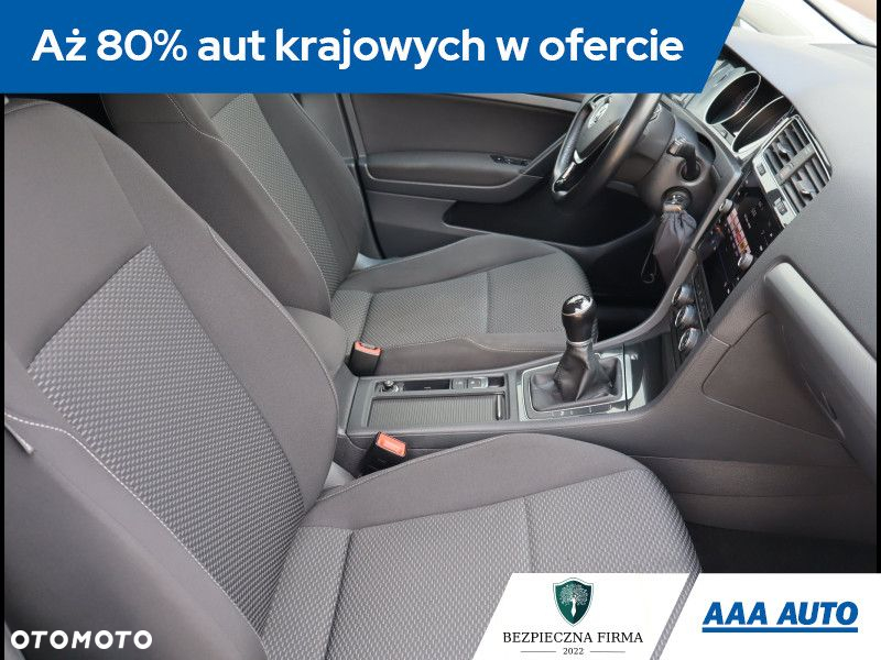 Volkswagen Golf - 10