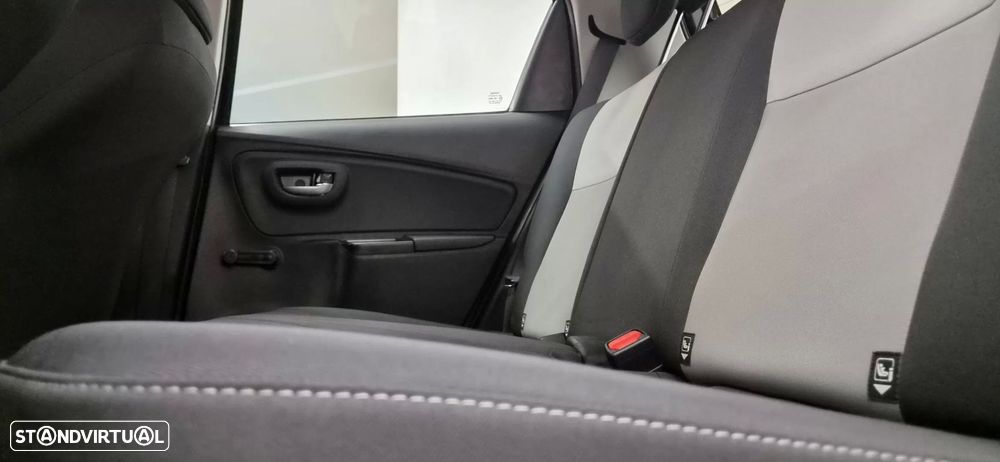 Toyota Yaris 1.5 HSD Comfort+P.Style - 27