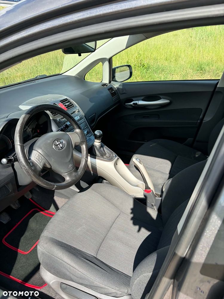 Toyota Auris 1.4 D-4D 2010 - 8