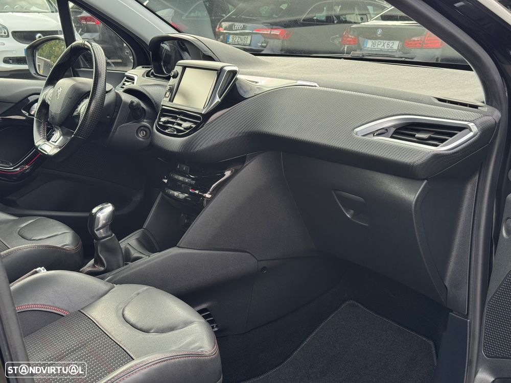 Peugeot 208 1.2 PureTech GT Line - 21