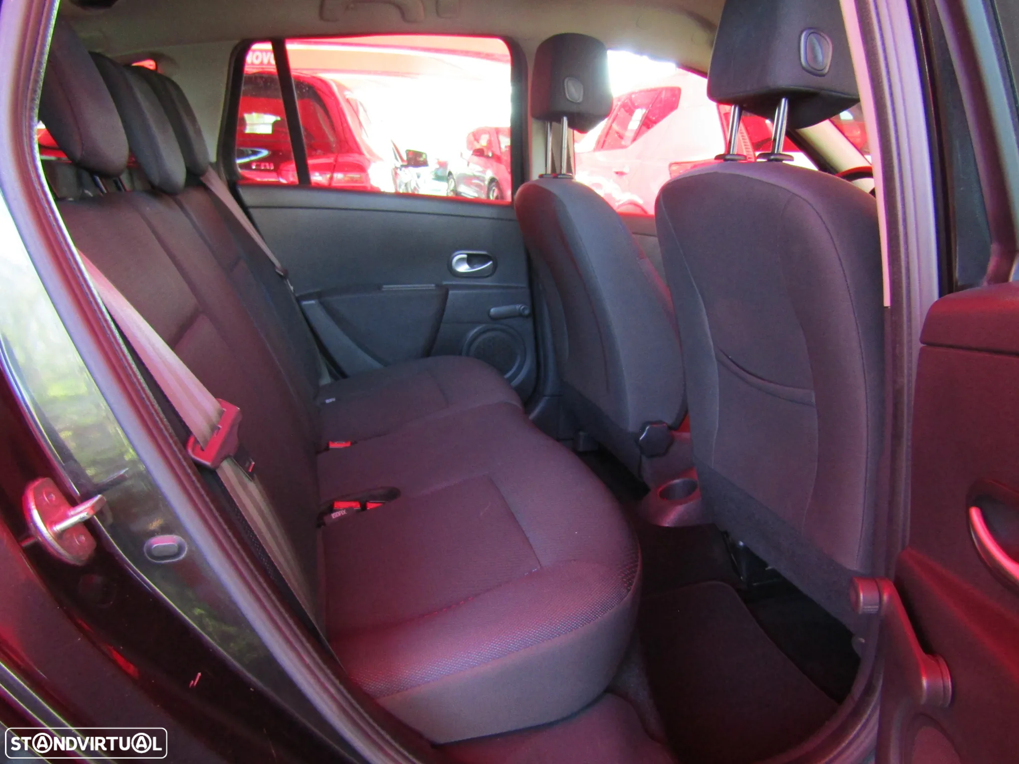 Renault Clio Break 1.2 TCE Dynamique S - 8