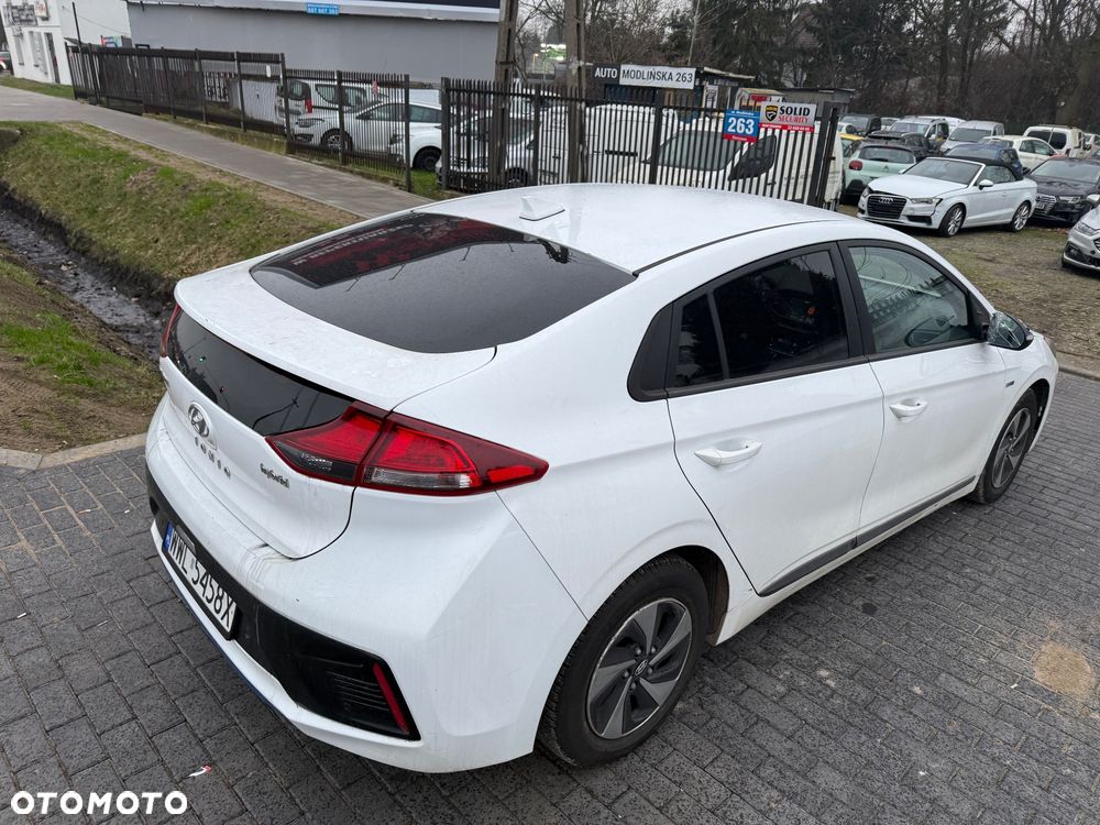 Hyundai IONIQ Hybrid Premium - 17