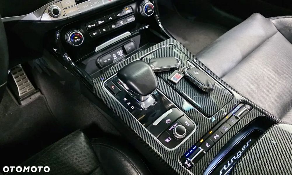 Kia Stinger - 10