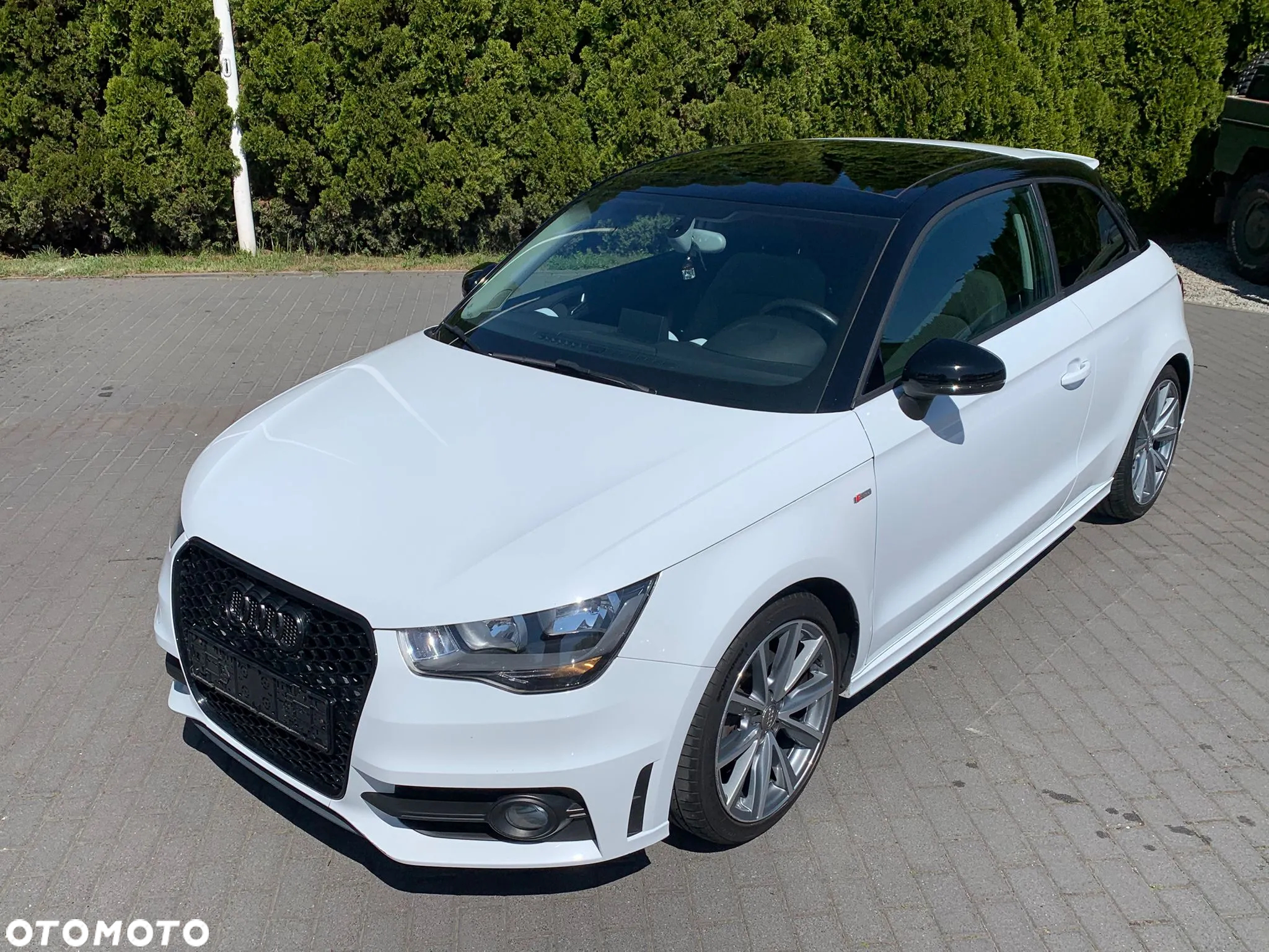 Audi A1 1.2 TFSI S line Sportpaket - 2