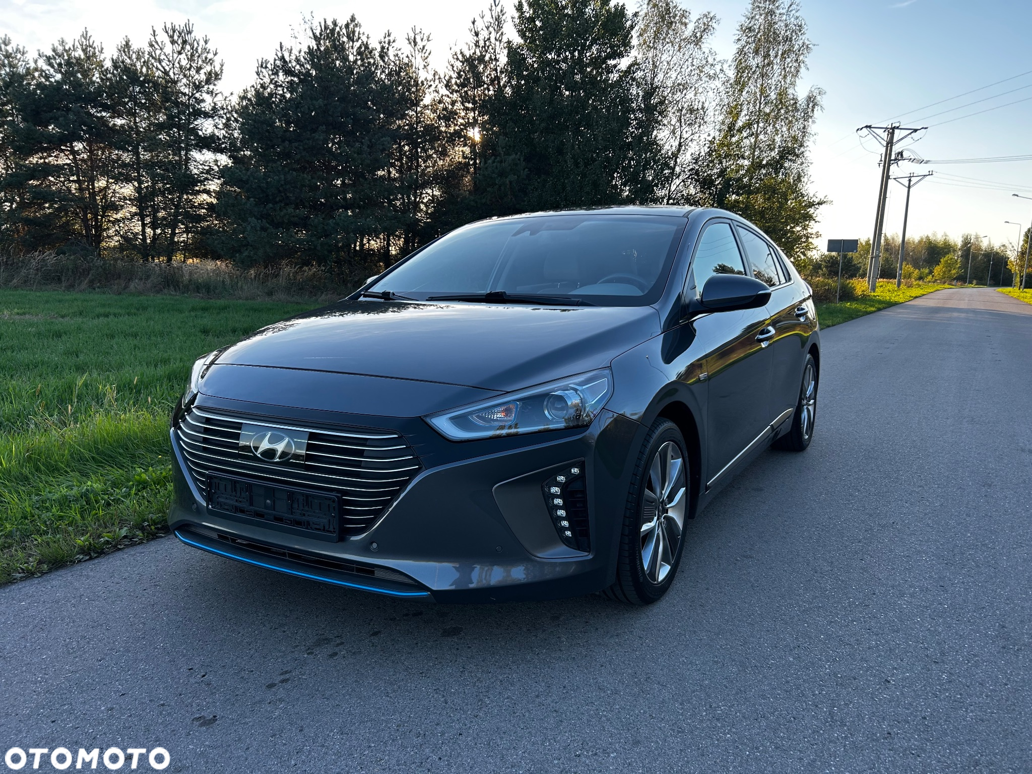 Hyundai IONIQ Hybrid 1.6 GDI Premium - 2