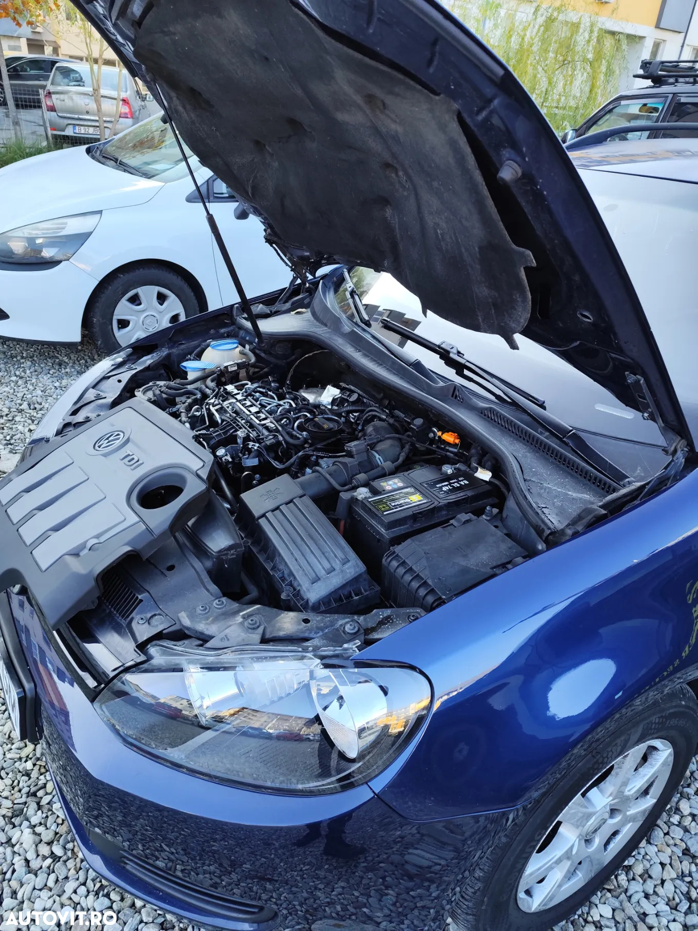 Volkswagen Golf 1.6 TDI DPF Comfortline - 9