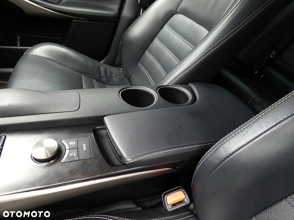 Lexus IS 200t / 300 Black - 30