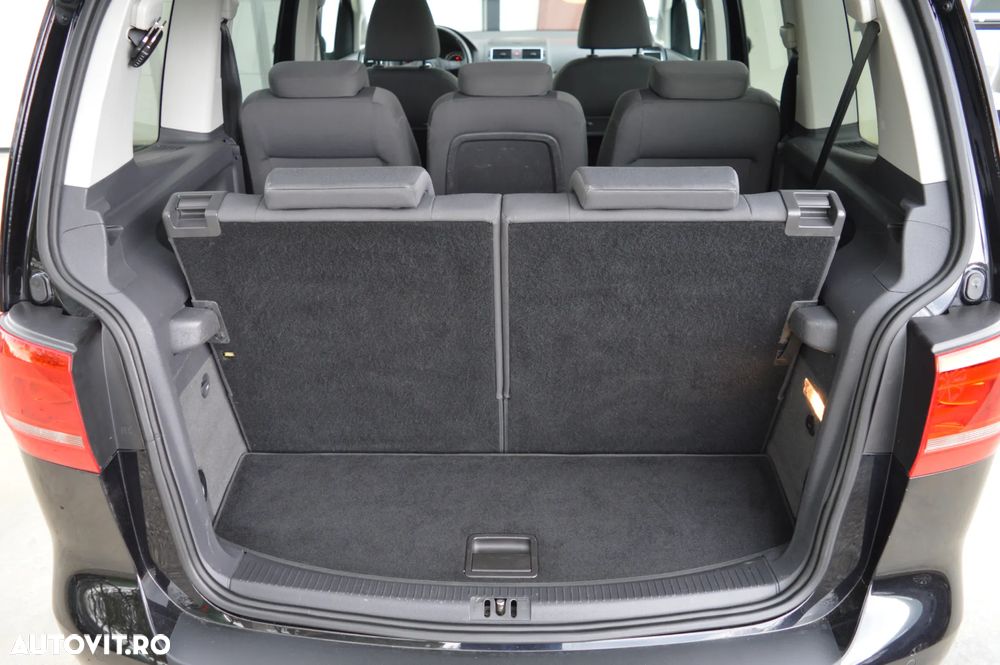 Volkswagen Touran 2.0 TDI BlueMotion Technology Comfortline - 29