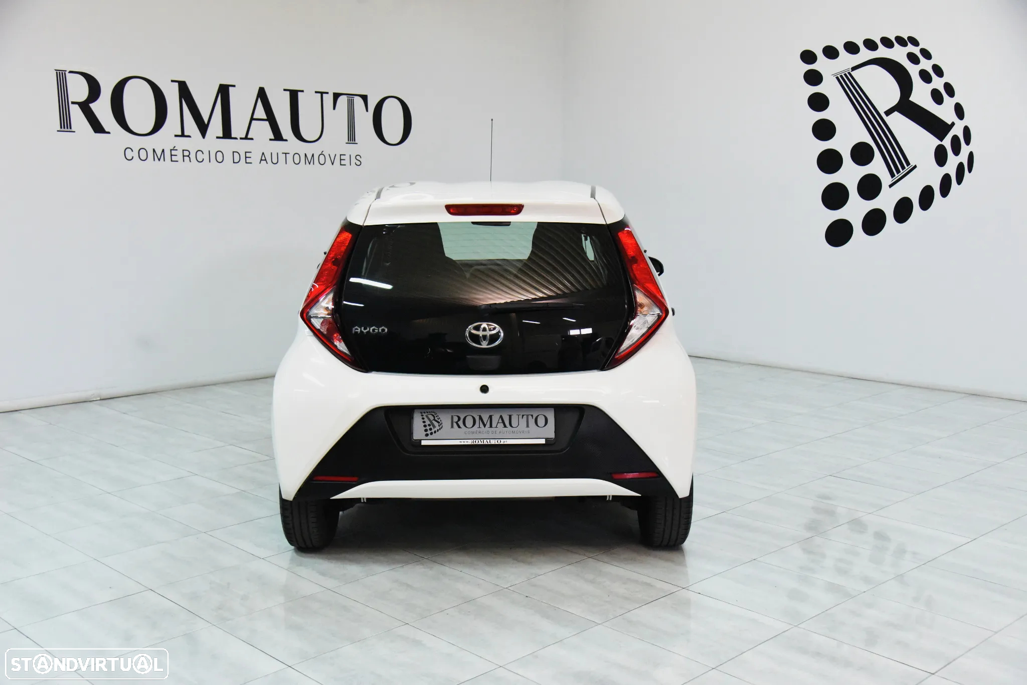 Toyota Aygo x-play Eco - 5