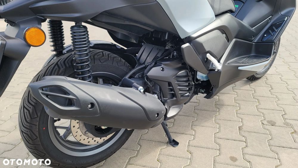 Yamaha X-max - 13