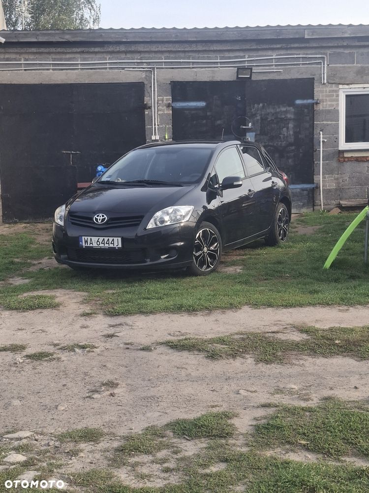 Toyota Auris - 1