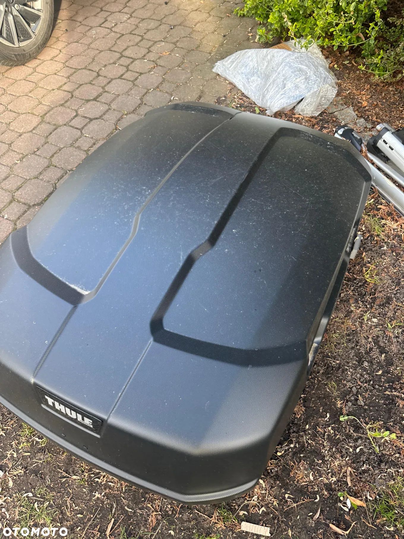 BOX DACHOWY TRUMNA THULE FORCE XT S BLACK CARBON 300L - 1