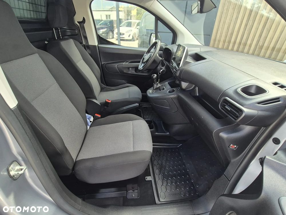 Opel COMBO - 29