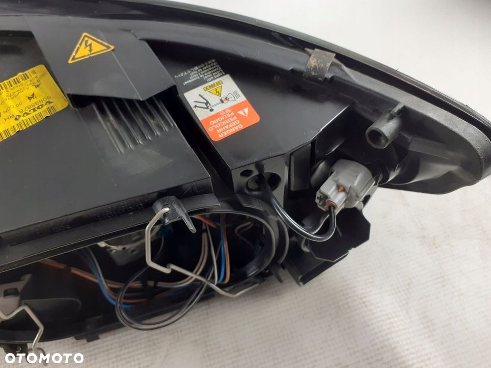 Volvo V50 S40 Lampa Prawa Xenon 04-07r.30698878. - 5