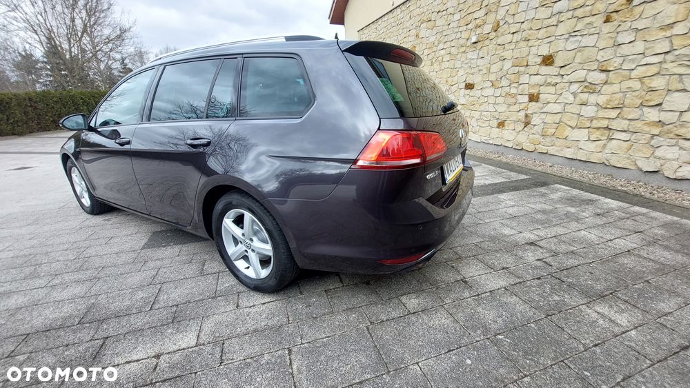 Volkswagen Golf - 6