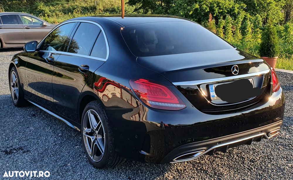 Mercedes-Benz C 300 9G-TRONIC AMG Line - 4