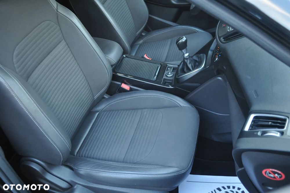 Ford Kuga 2.0 TDCi 2x4 Titanium - 22