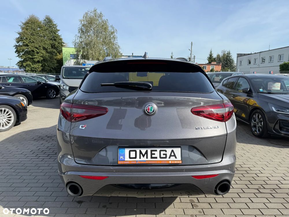 Alfa Romeo Stelvio - 5