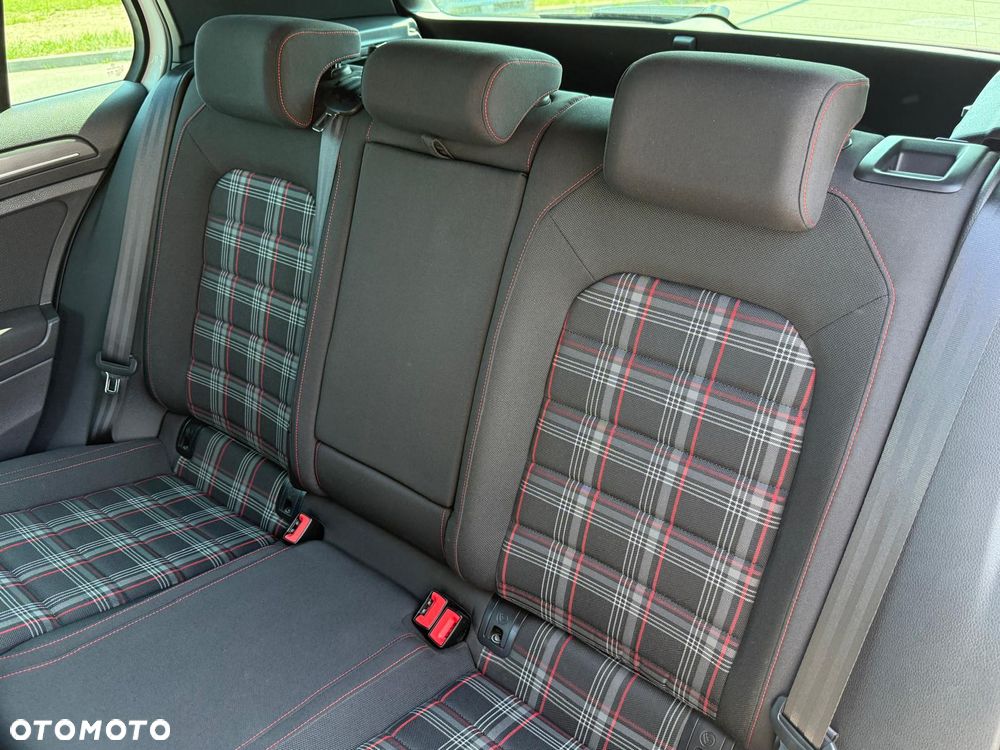 Volkswagen Golf GTI Performance BlueMotion Technology DSG - 17