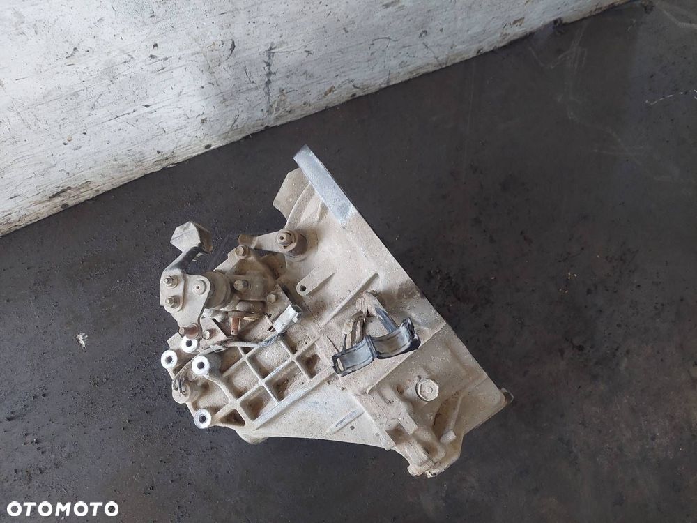 SKRZYNIA BIEGÓW TOYOTA YARIS II 1.0 12V MANUAL 5 BIEGÓW - 5