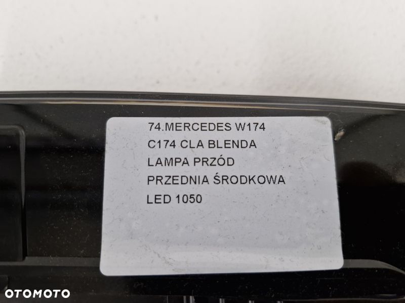 mercedes w174 c174 cla blenda lampa przód przednia środkowa led - 9
