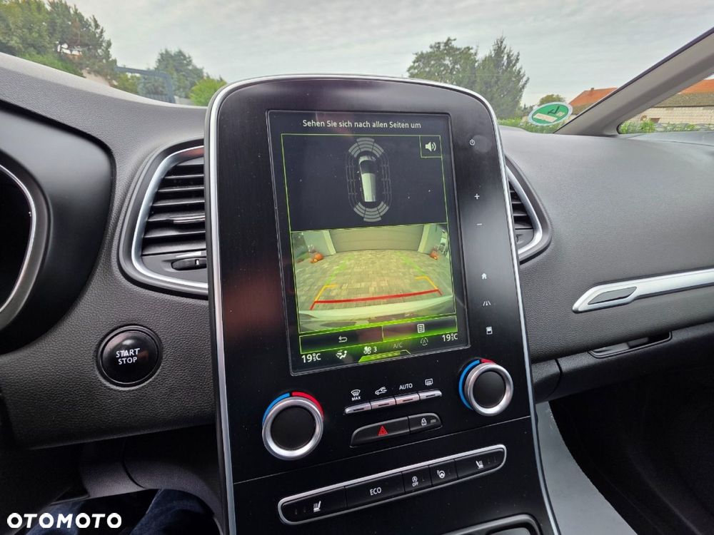 Renault Grand Scenic - 16